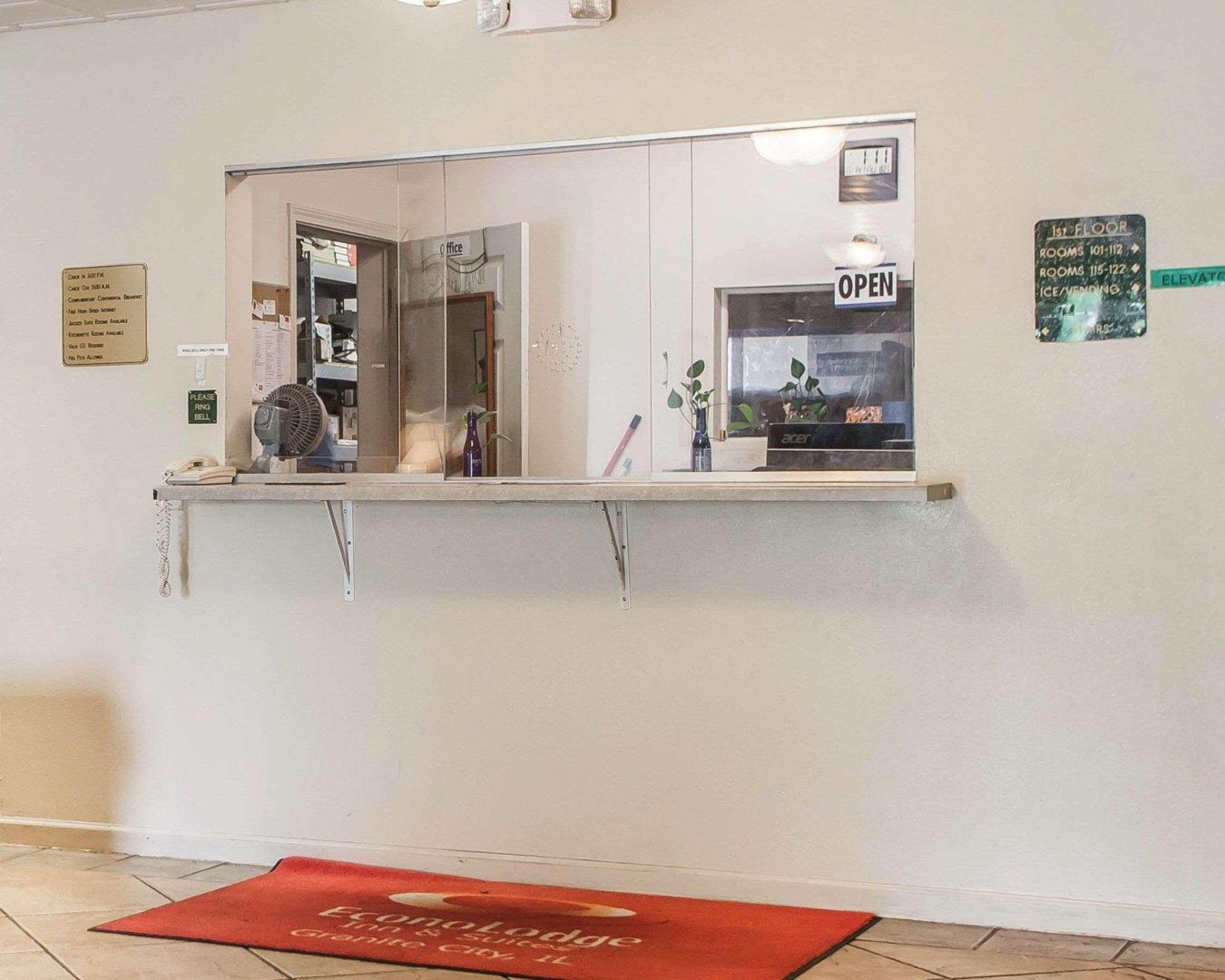Econo Lodge Inn & Suites Granite City Εξωτερικό φωτογραφία