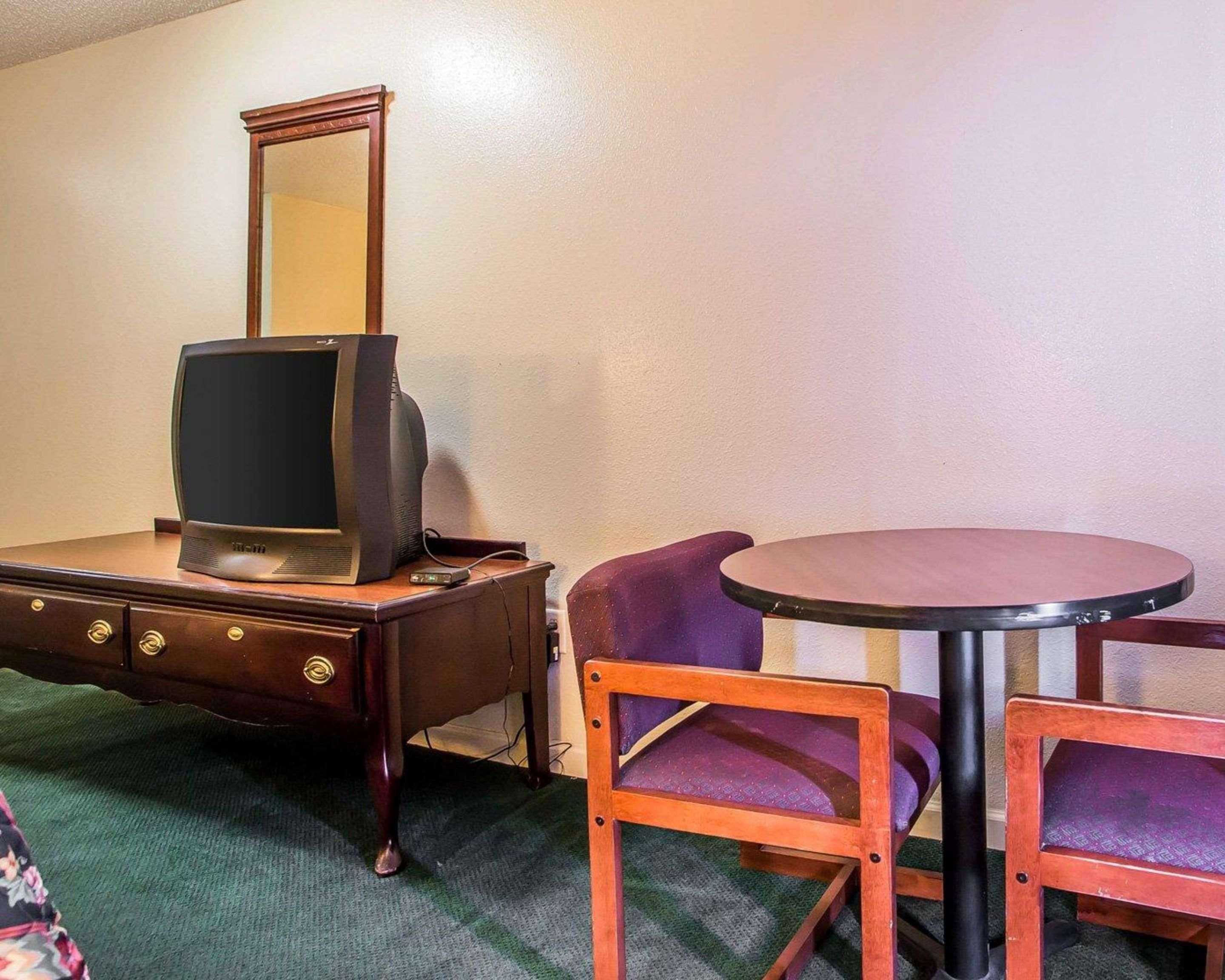 Econo Lodge Inn & Suites Granite City Εξωτερικό φωτογραφία