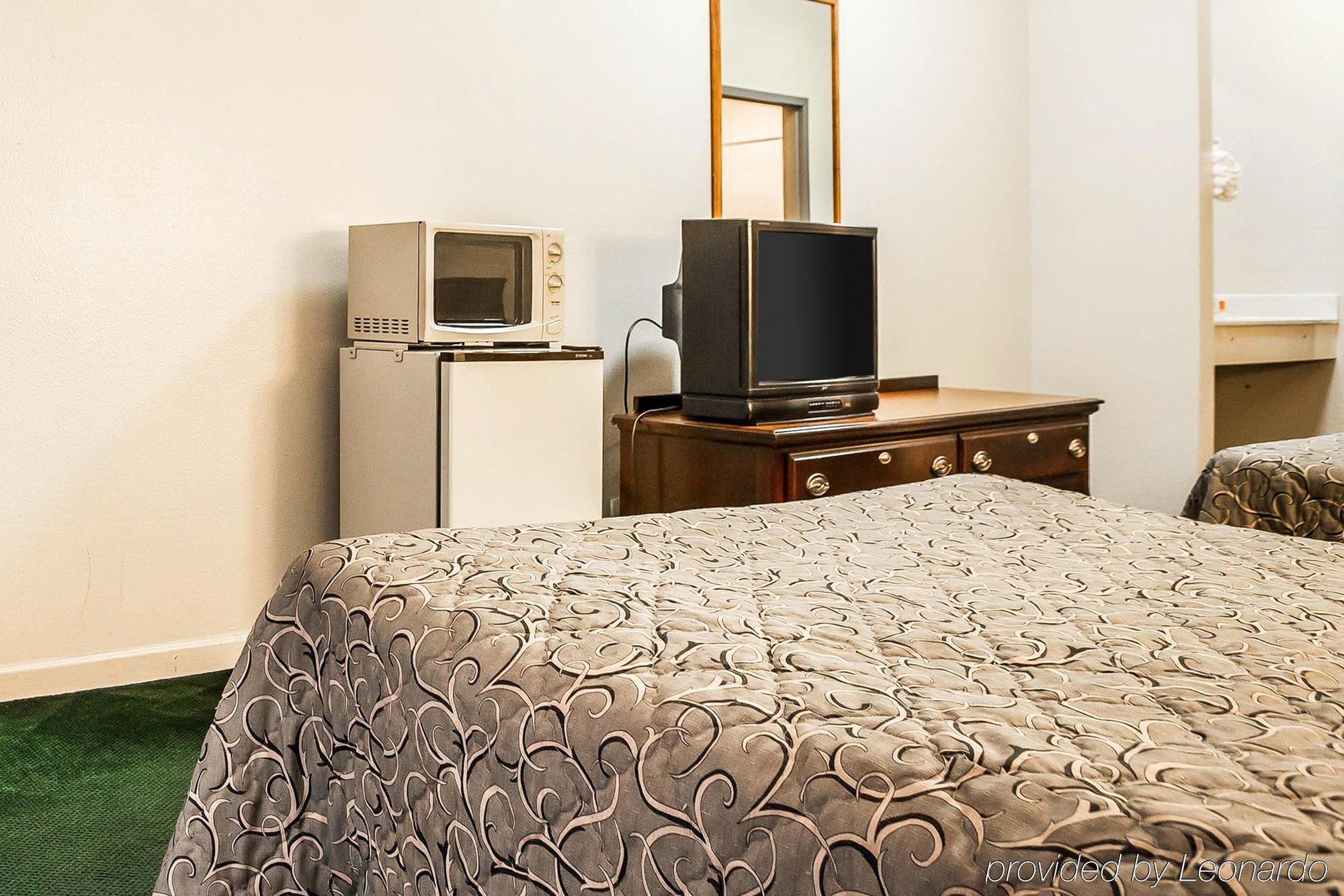 Econo Lodge Inn & Suites Granite City Εξωτερικό φωτογραφία