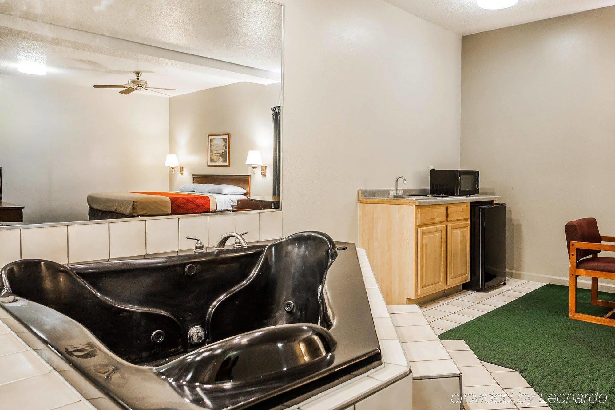 Econo Lodge Inn & Suites Granite City Εξωτερικό φωτογραφία