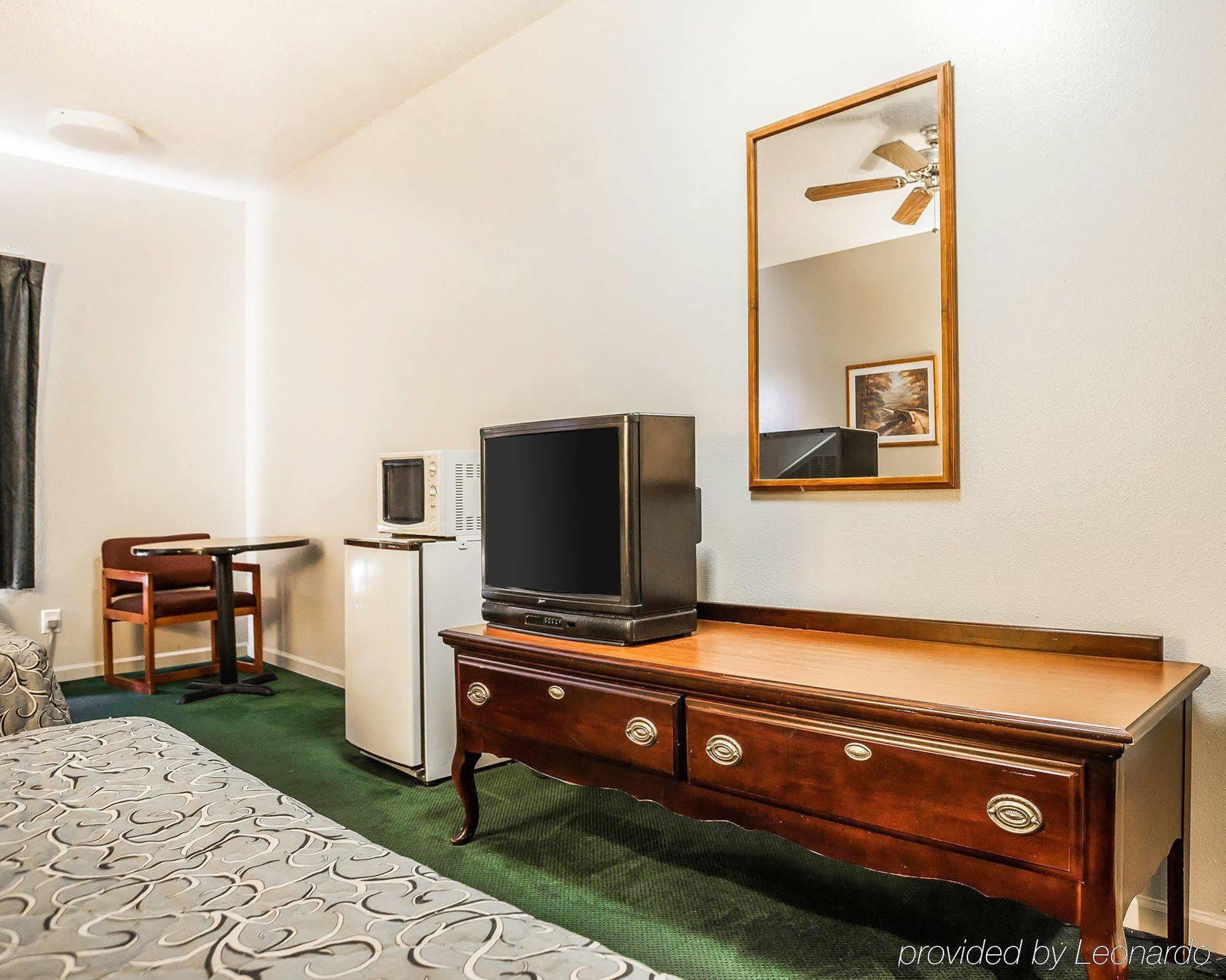 Econo Lodge Inn & Suites Granite City Εξωτερικό φωτογραφία